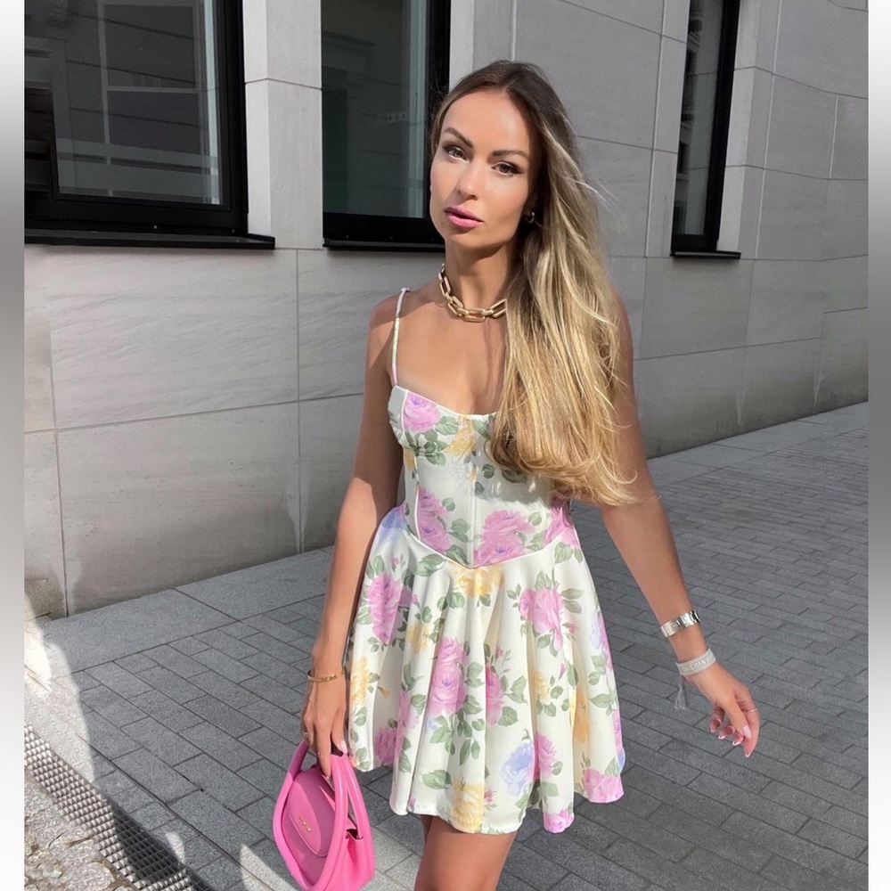Zara bloggers favorite floral corset mini dress